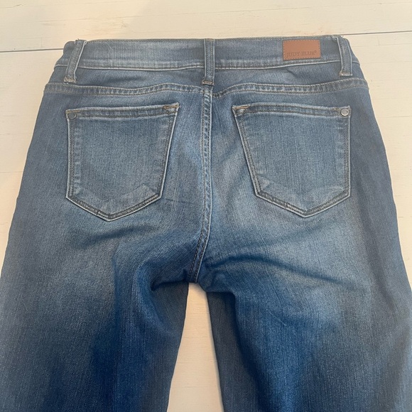 Judy Blue Women's High Rise Light Wash Skinny Fit Distressed Jeans Sz 7/28 - Picture 4 of 4